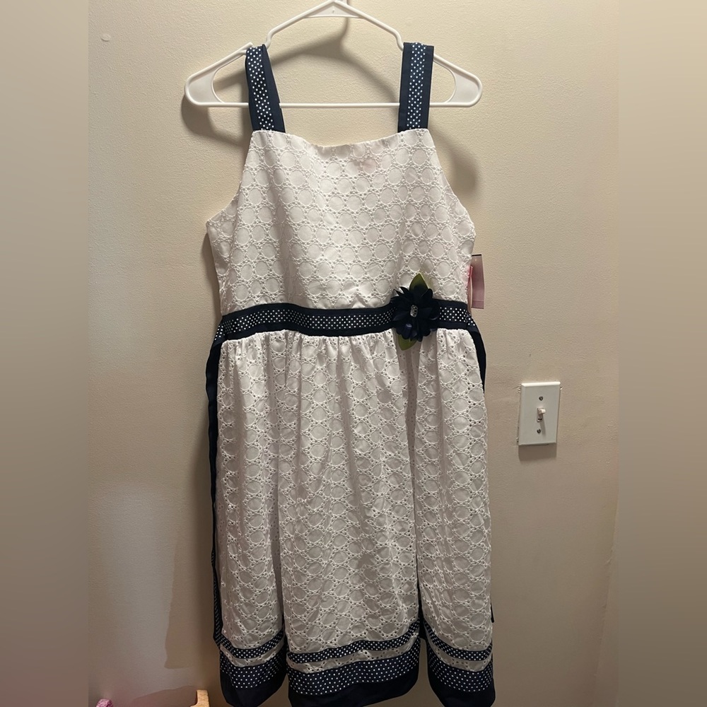 Bloome de jeune fille kids dress. (Never worn)